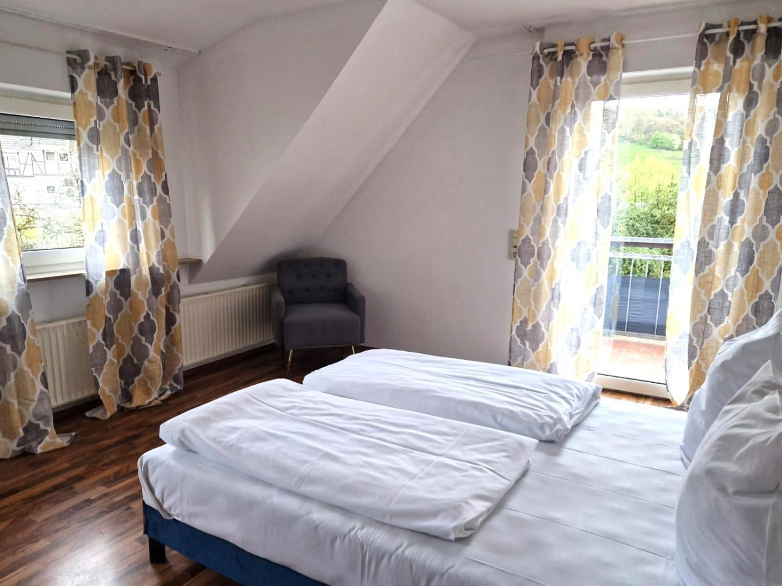 Hotel Engelskirchen Bagian luar foto