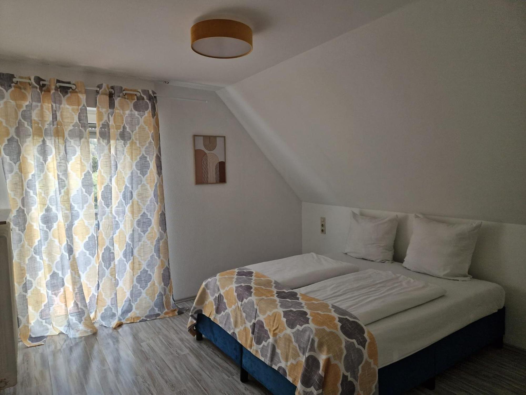 Hotel Engelskirchen Bagian luar foto