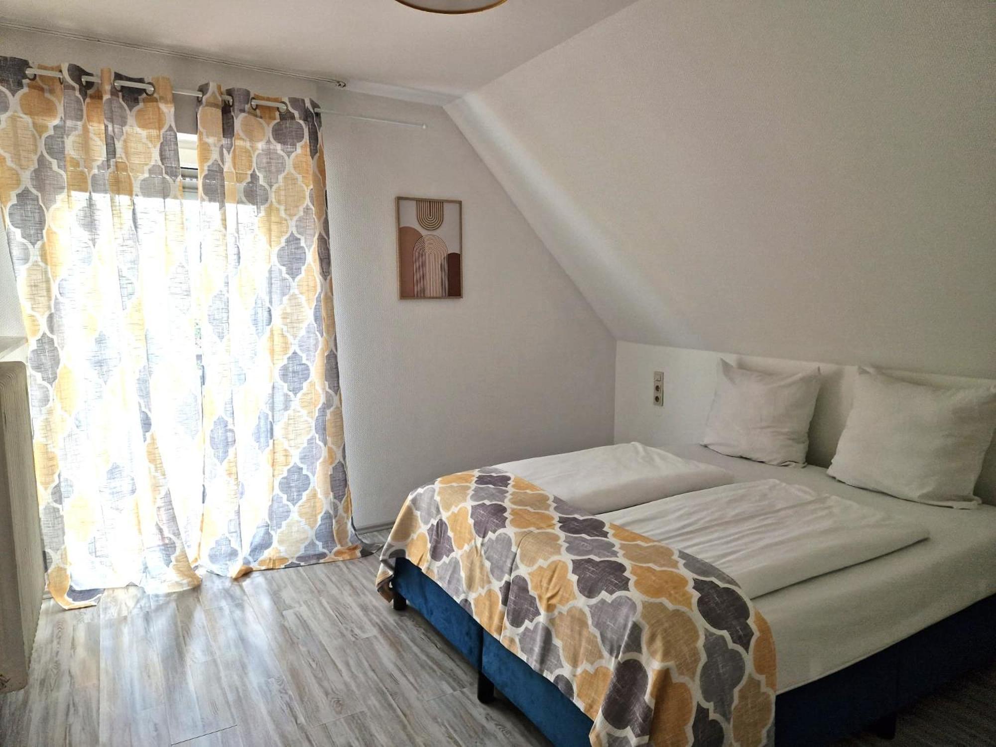 Hotel Engelskirchen Bagian luar foto